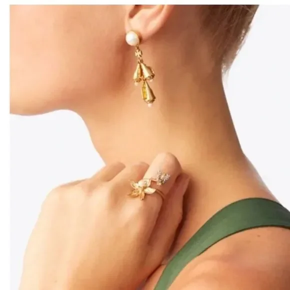 NWOT. Tory Burch Poetry of thing chandelier pearl Dangle Earrings - Picture 2 of 6